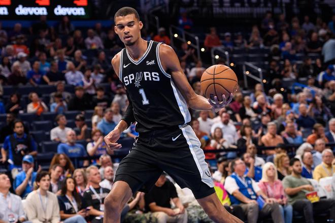 功奠定了坚 功奠定了坚