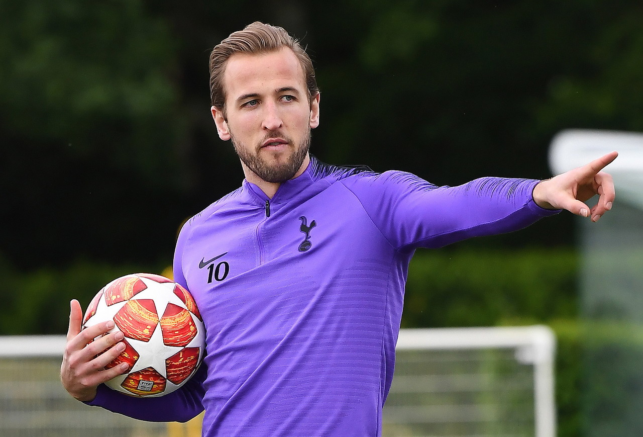 姆后卫疏忽 姆后卫疏忽