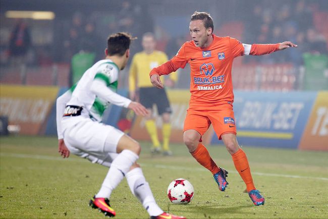 尽管阿尔瓦 尽管阿尔瓦