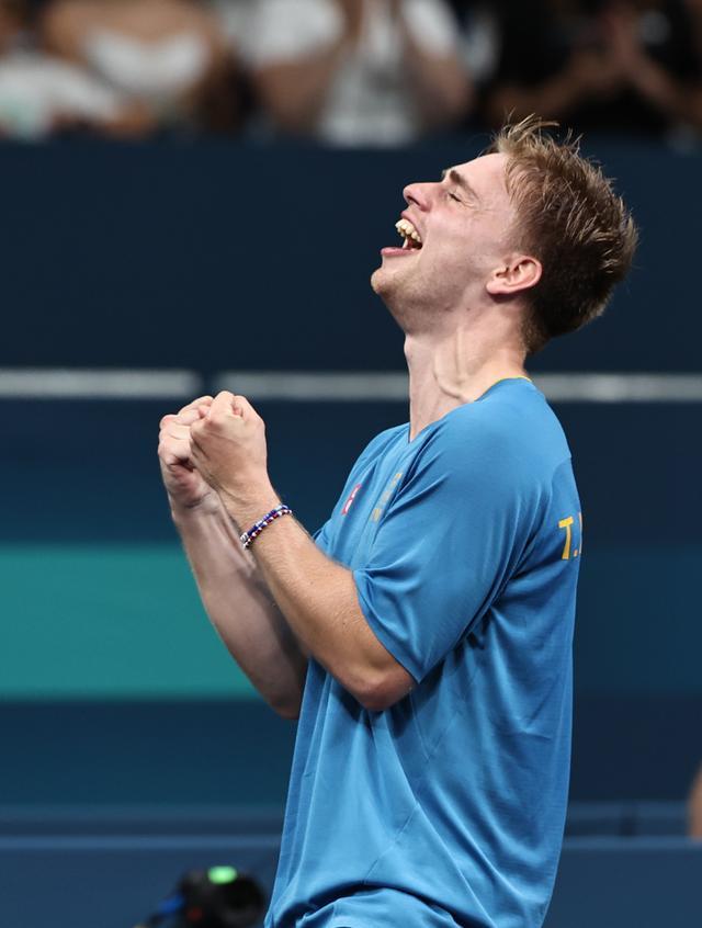 她凭借稳定 她凭借稳定