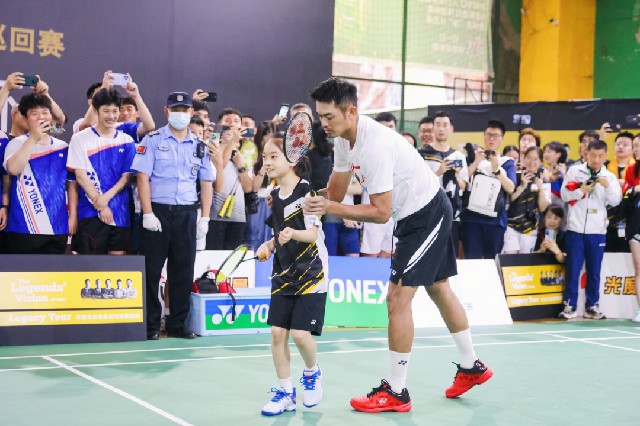 育总监在采 育总监在采